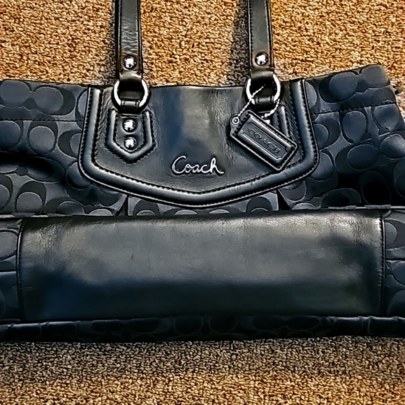 COACH Handbag - Picture 8 of 16